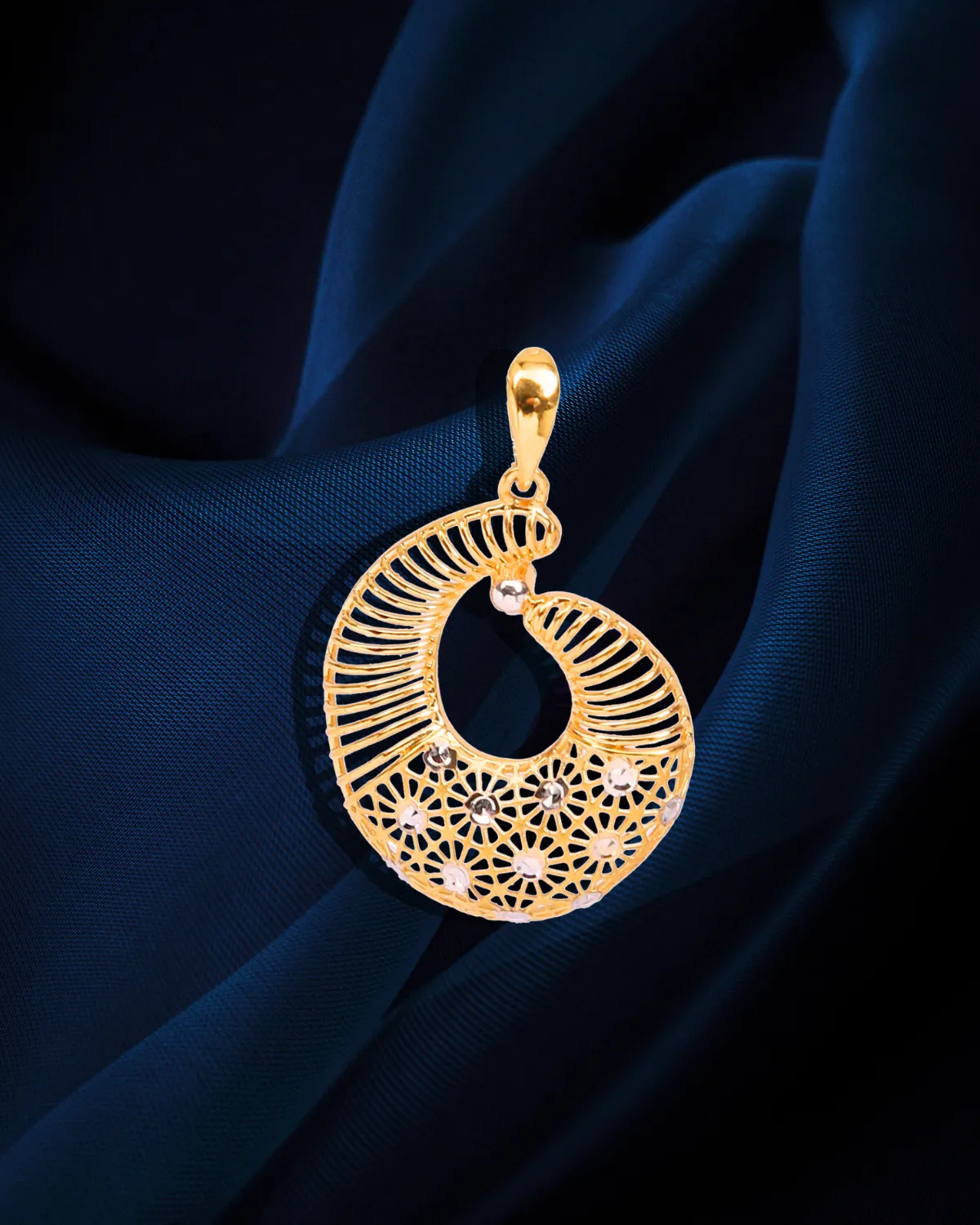 22 KT Designer Gold  Pendant Set (D138)